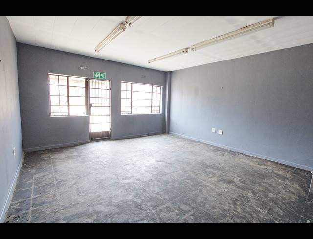 710.50M² WAREHOUSE TO LET IN ROBERTVILLE